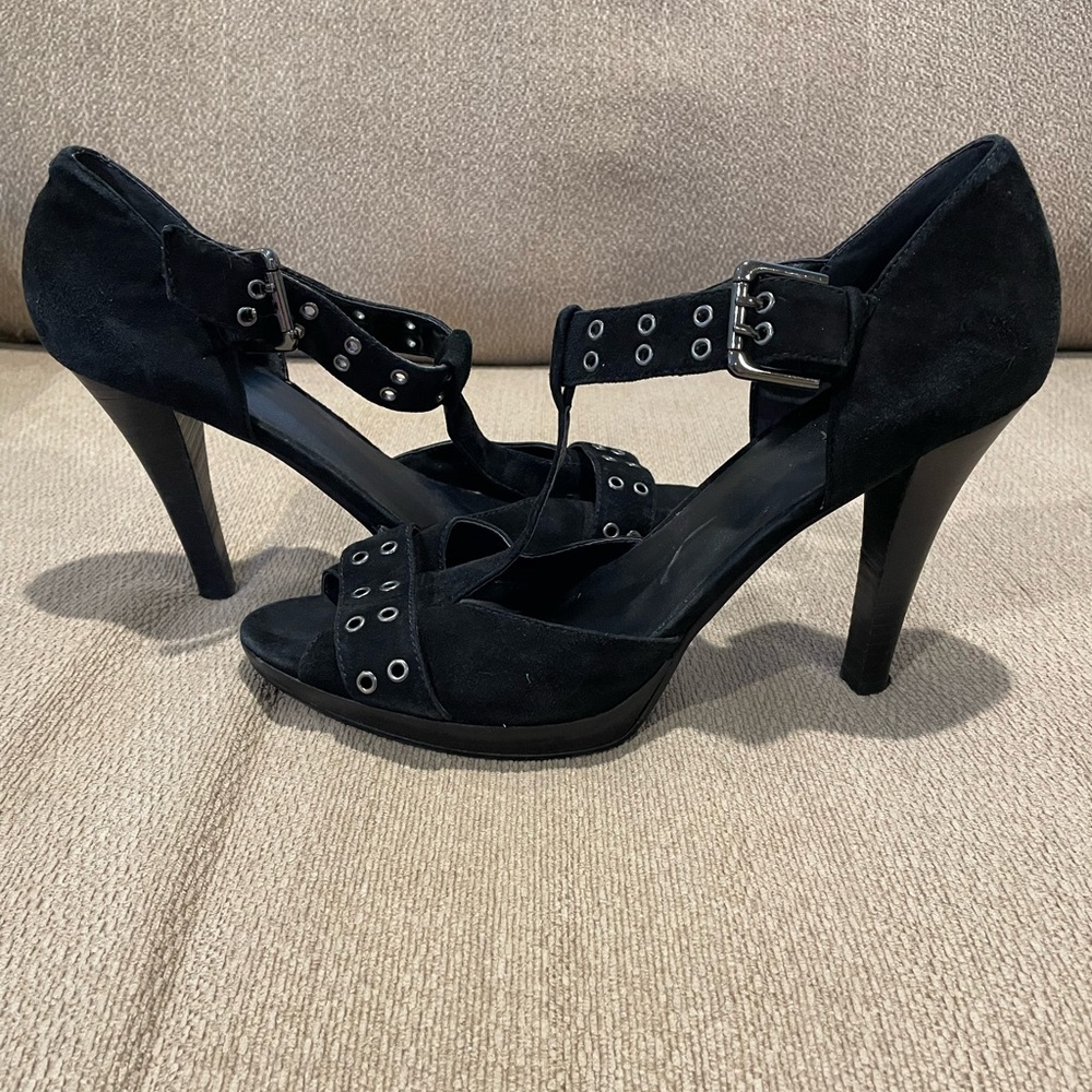 Nine West Heat It Up Grommet T-Strap 4”